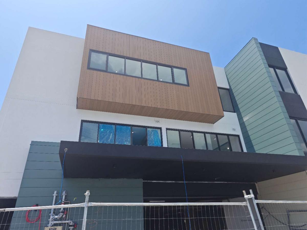 j+cg construction